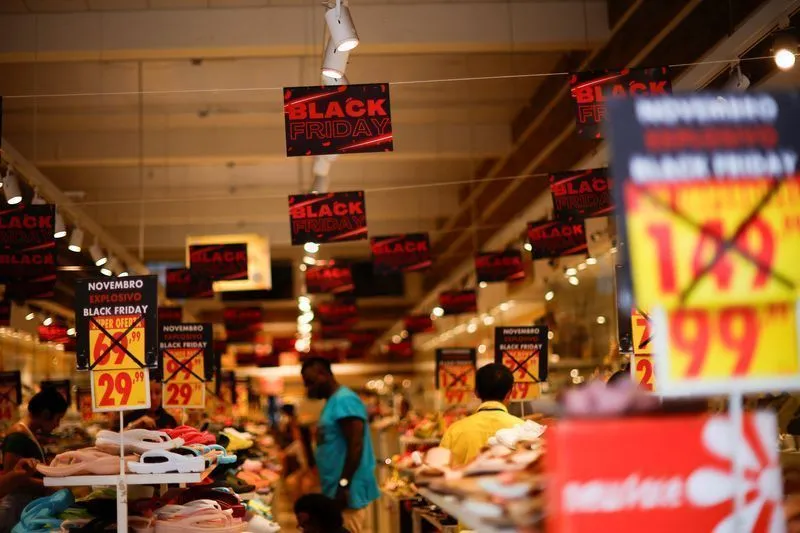 Varejo tem baixa de vendas em novembro, apesar de recorde na Black Friday