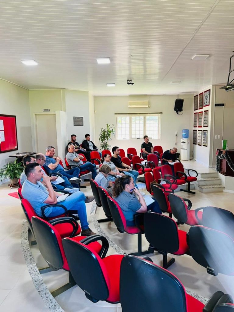 Administração Municipal de Lagoa dos Três Cantos realiza reunião de planejamento para 2026