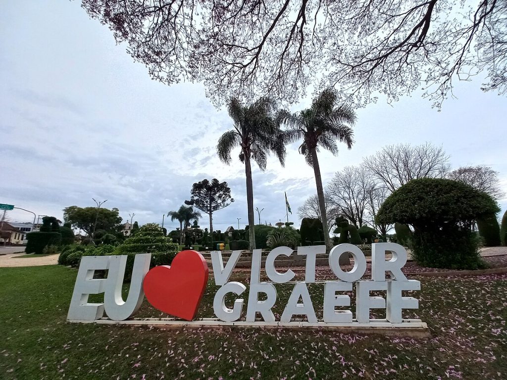 Escola Leonel de Moura Brizola de Victor Graeff vai implantar turno integral para alunos do interior
