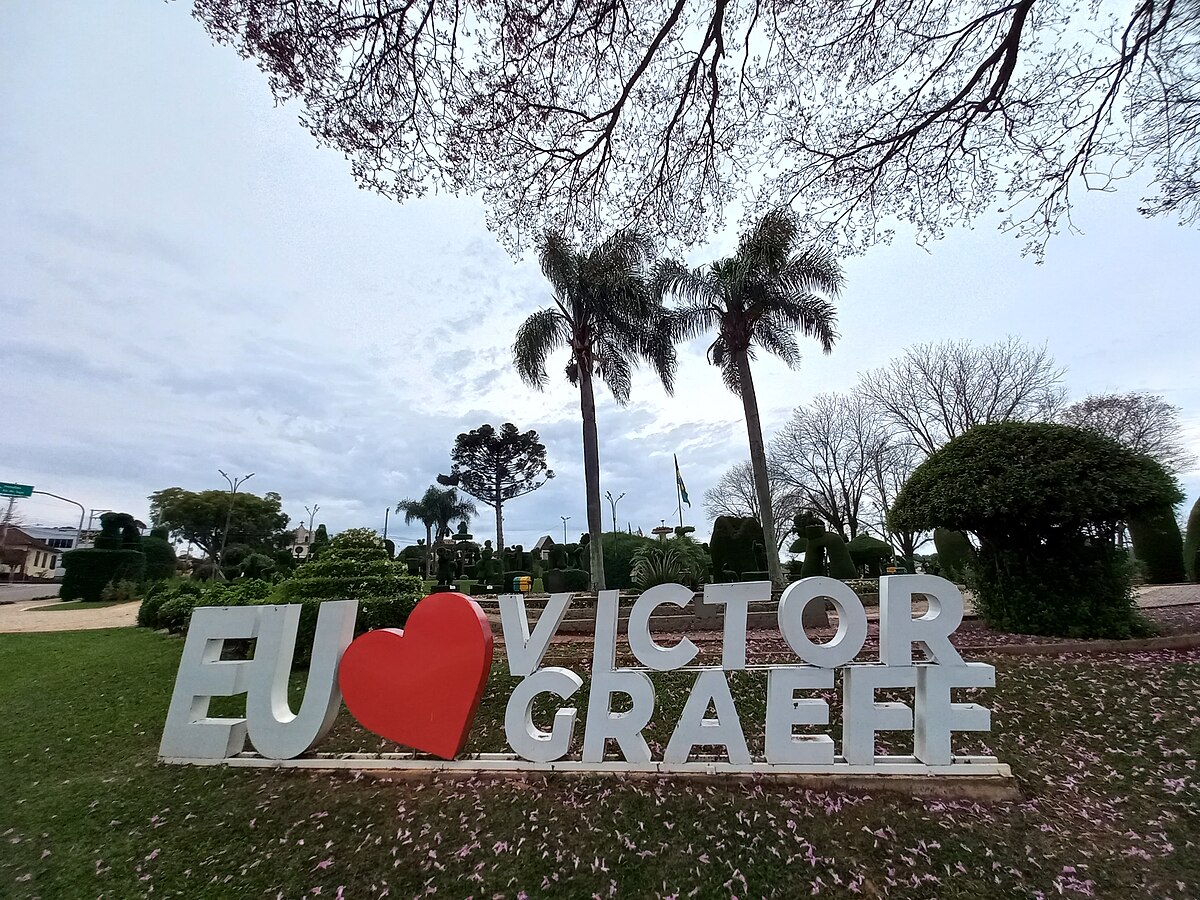 Escola Leonel de Moura Brizola de Victor Graeff vai implantar turno integral para alunos do interior