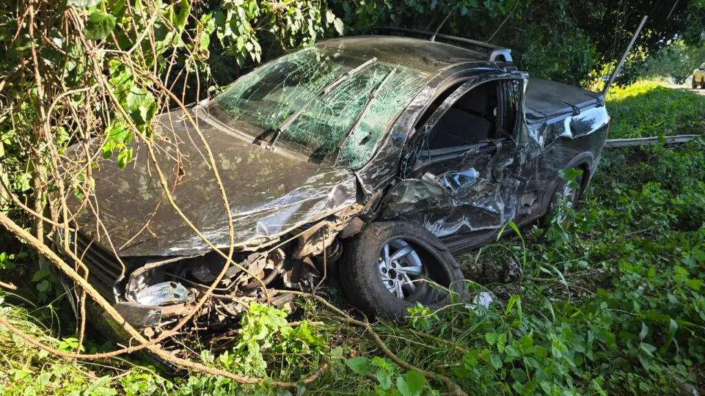 Grave acidente é registrado na RSC-153 envolvendo caminhão e caminhonete próximo a Passo Fundo