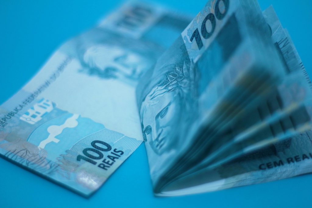 Mercado reduz previsão de inflação e mantém projeções para PIB e juros