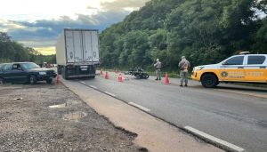 Mulher morre em acidente na RS-153, em Passo Fundo