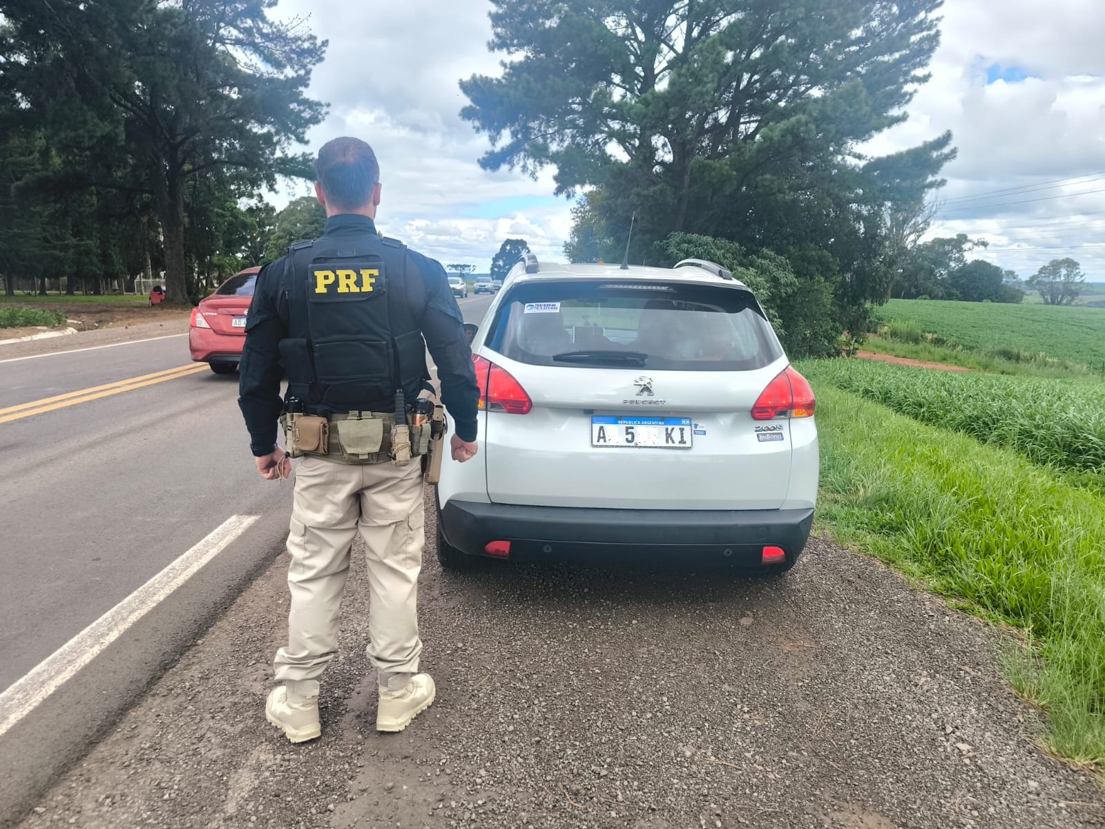 Operação Bienvenidos: PRF monitora fluxo intenso de turistas argentinos na BR-285 na região de Passo Fundo