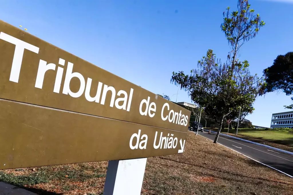 Auditores do Tribunal de Contas da União relatam pressão no caso Master e mantêm Banco Central em alerta sobre processos