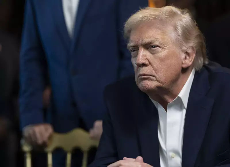 Trump afirma que a presidente interina da Venezuela “pagará um preço muito alto” se não cooperar com os EUA