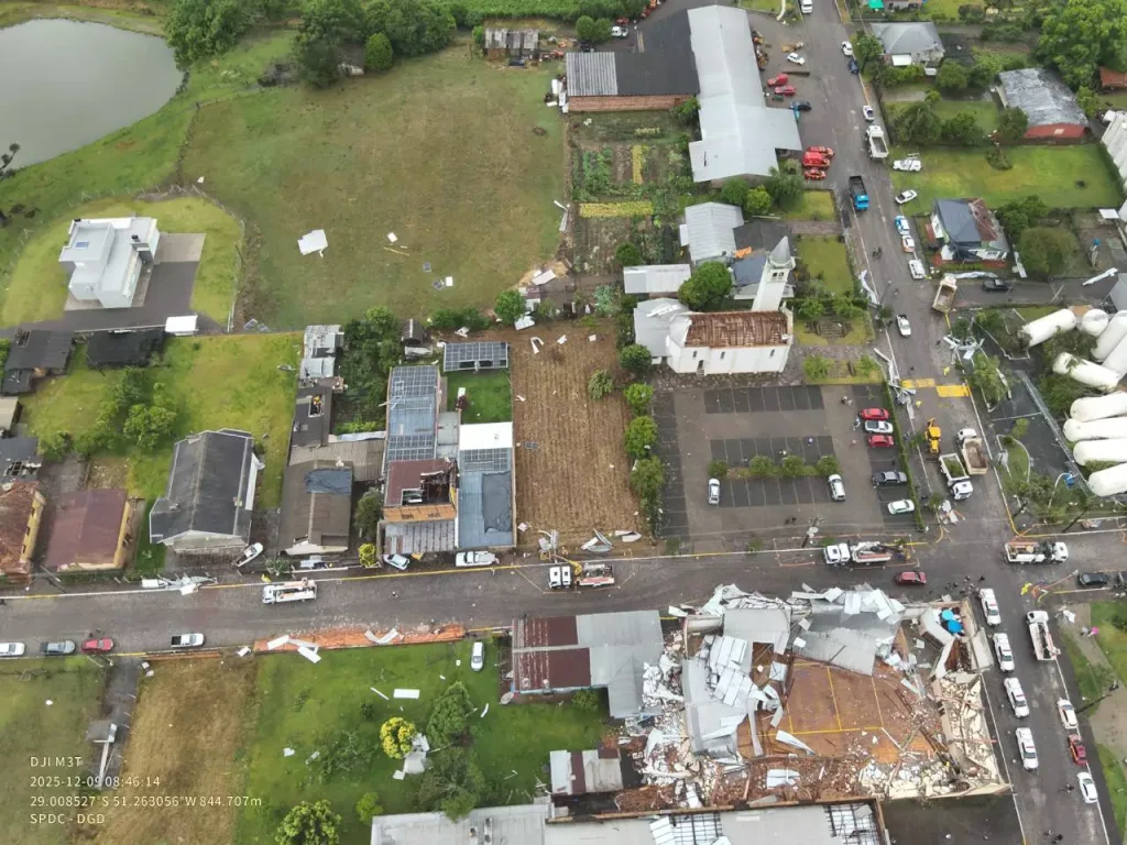 Temporal causa danos em 18 municípios do Rio Grande do Sul, aponta Defesa Civil