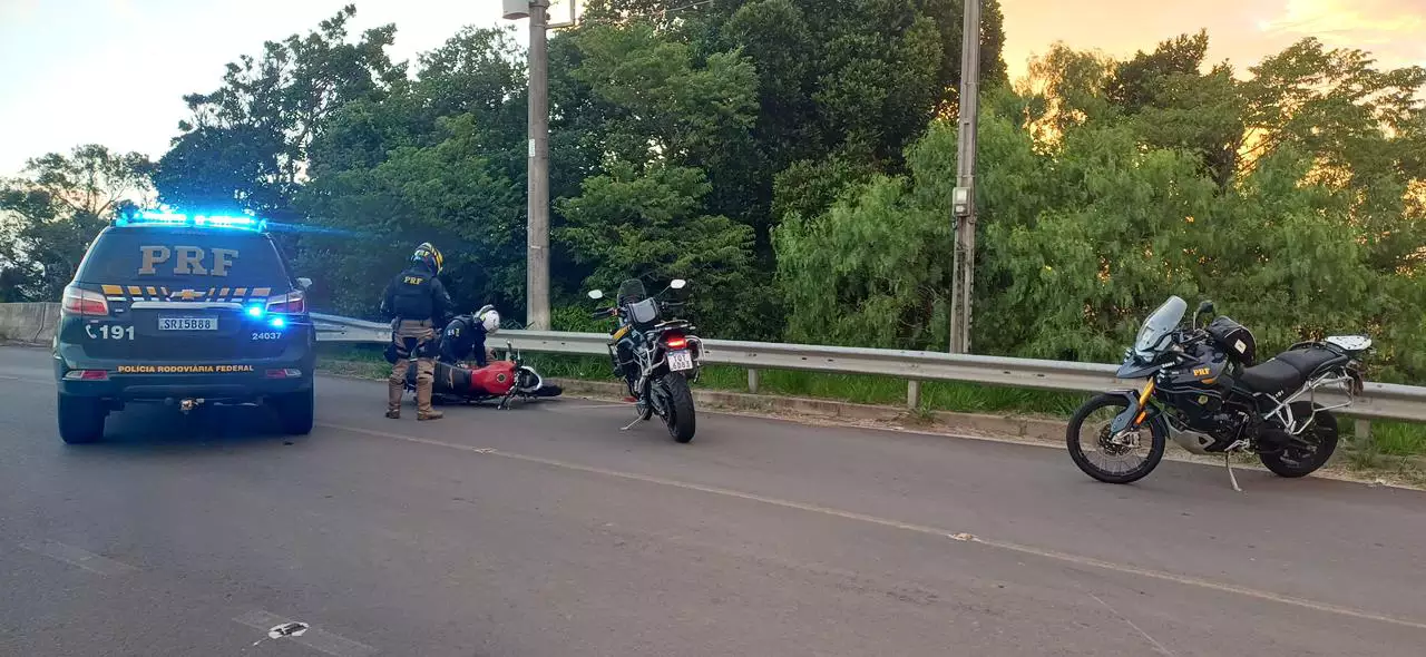 Adolescentes são apreendidos após “racha” com motocicletas na Freeway