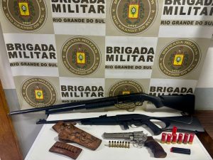 Brigada Militar apreende armas de fogo após disparos em Carazinho
