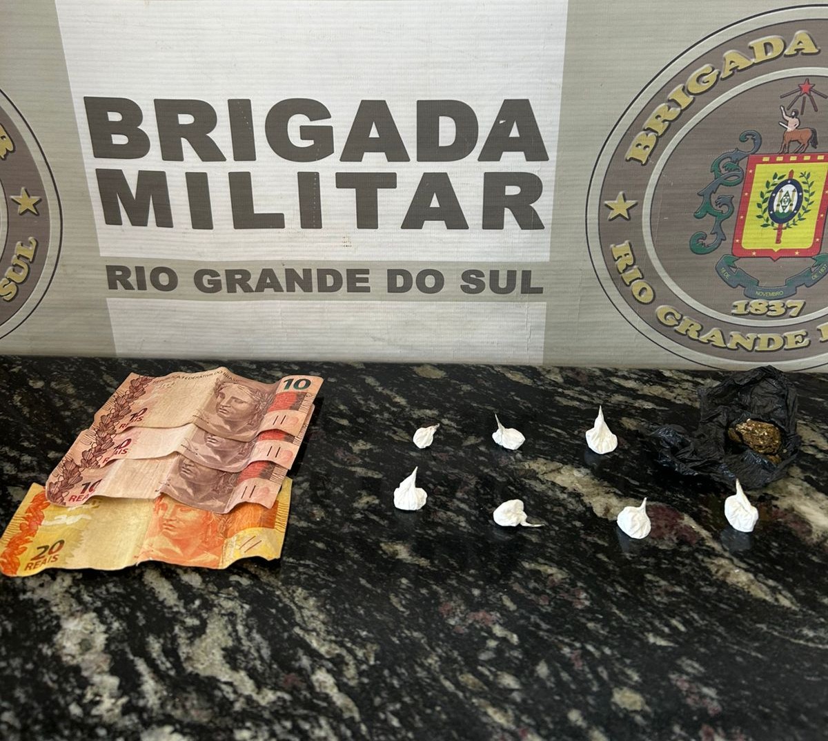 Homem é preso pela Brigada Militar por tráfico de drogas em Soledade
