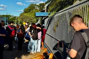 Maioria dos alunos não adere ao uso de uniformes na rede estadual de Passo Fundo