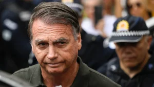 Defesa relata piora da saúde de Bolsonaro e cobra laudo da PF para domiciliar
