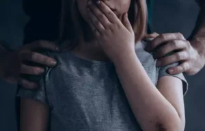 Brasil registrou um estupro a cada 6 minutos em 2025; casos caem 11%