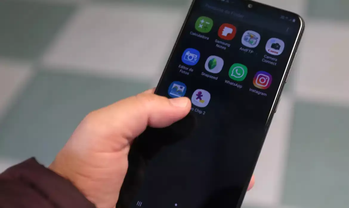 Deputado federal propõe proibir redes sociais para menores de 16 anos no Brasil