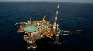 Com recuo de 1,2% em dezembro, produção industrial brasileira acumula alta de 0,6% em 2025