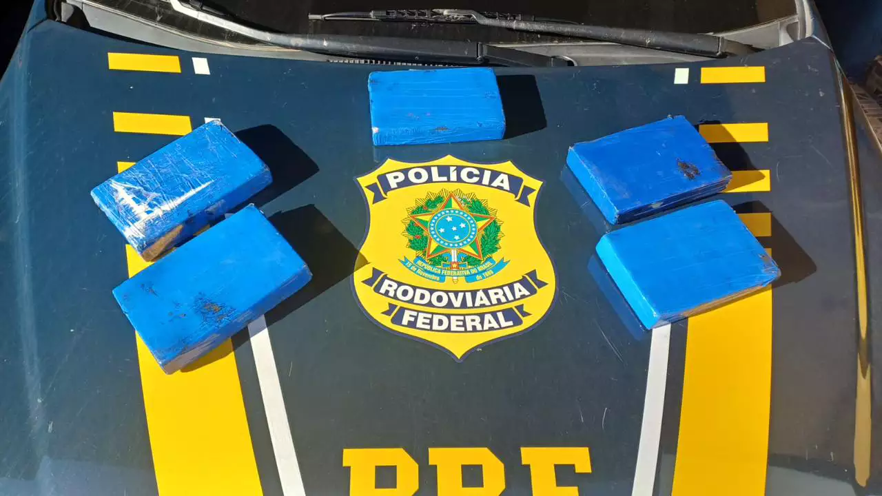 Polícia Rodoviária Federal prende irmãos com cinco quilos de cocaína em Bagé