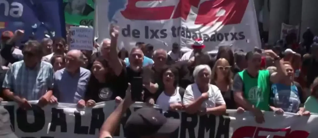 Sindicatos da Argentina convocam greve geral contra reforma trabalhista