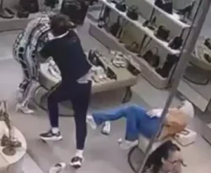 Homem é preso após agredir duas mulheres muçulmanas em shopping no Paraná