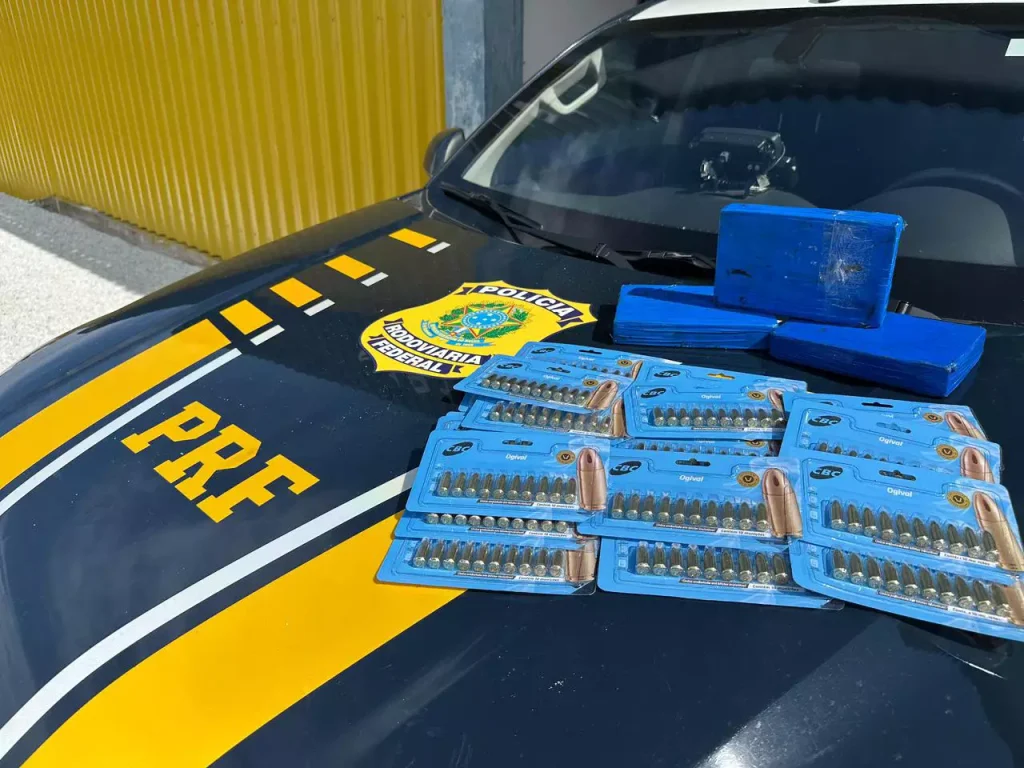 Polícia prende irmãs transportando 200 munições e três quilos de cocaína em Bagé