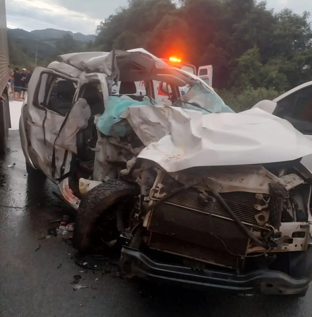 Tragédia na BR-282: família de Lagoa Vermelha morre em grave acidente na Grande Florianópolis