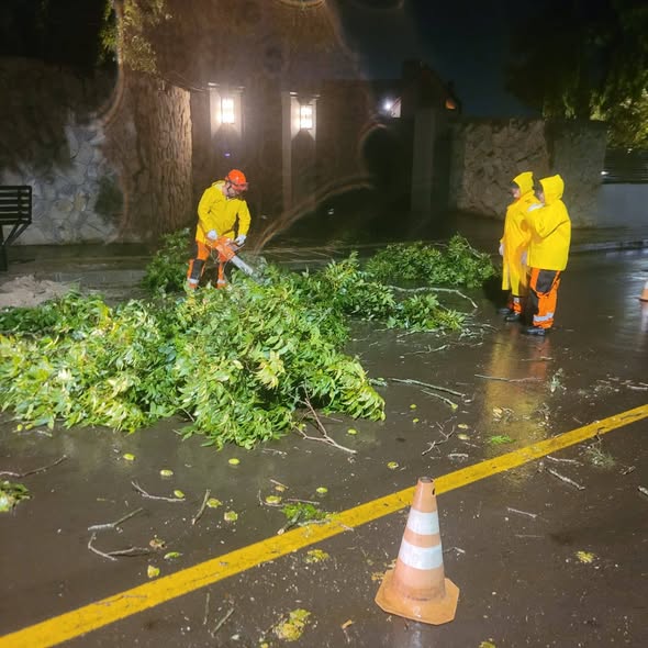 Ventos fortes provocam ocorrências e mobilizam bombeiros voluntários em Não-Me-Toque