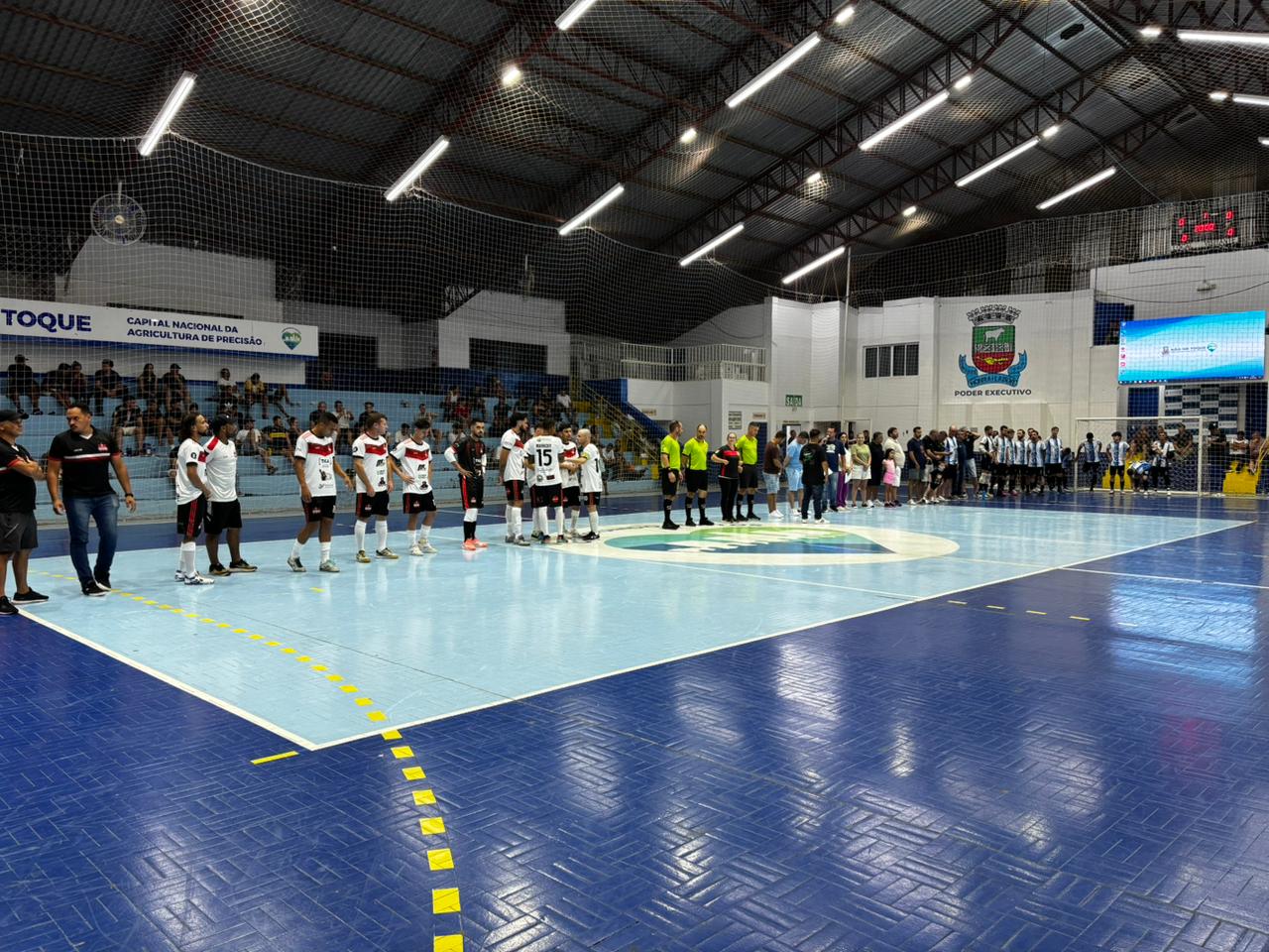 Abertura do Municipal de Futsal de Não-Me-Toque é marcado por muitos gols e grande presença de público