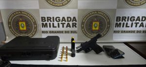 Brigada Militar prende homem por receptação e posse irregular de arma de fogo em Carazinho