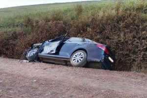 Caminhão e carro se envolvem em acidente no interior de Não-Me-Toque