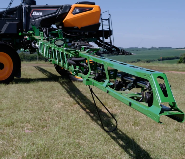 Distribuição de fertilizantes por barras: benefícios, precisão e o novo conceito de máquina agrícola