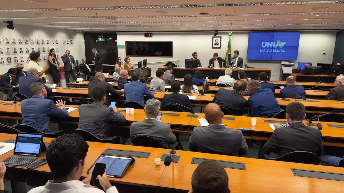 Governistas pedem retirada de maioridade penal da PEC da Segurança, que pode ser votada nesta quarta