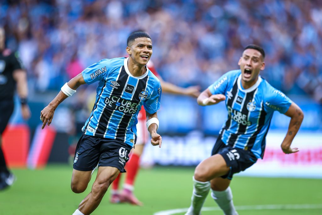 Grêmio abre vantagem na decisão do Campeonato Gaúcho