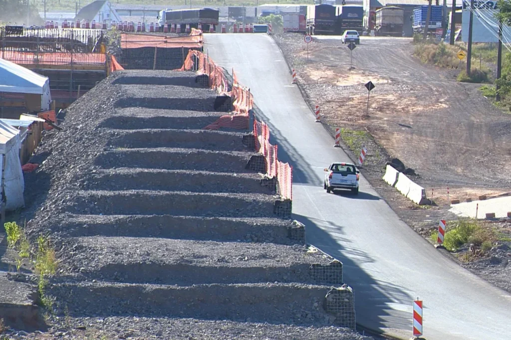 Obras de duplicação da BR-386 atrasam por falta de pagamento a empresas terceirizadas