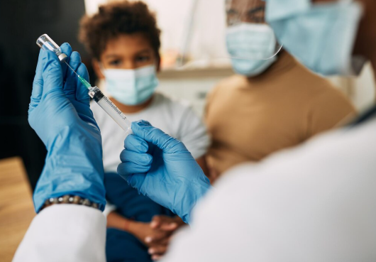 Outono e o início da Campanha da Vacinação: “Vacinação contra gripe é vital, principalmente para crianças e idosos”, alerta especialista