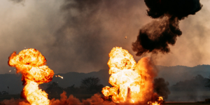 Preços do petróleo disparam após ataques a instalações energéticas no Oriente Médio