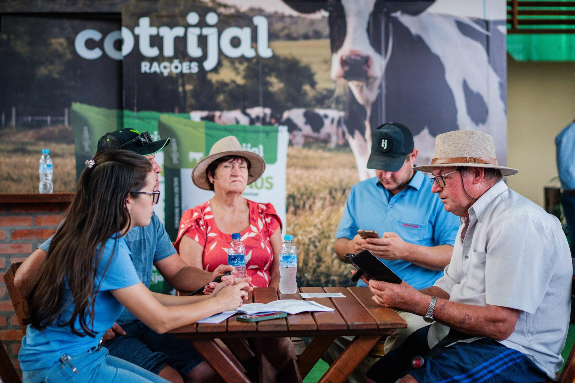 Produtores de leite buscam informações para aumentar produtividade