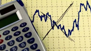 Banco Central afirma que a guerra no Oriente Médio exige política de juros restritiva no Brasil