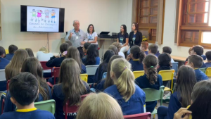 Creas e Conselho Tutelar realizam palestras sobre prevenção ao bullying