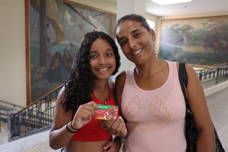 Estudantes da Rede Estadual têm até 30 de abril para retirar e utilizar o benefício do Programa Pé no Futuro