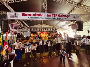 Gaitaço reúne quase 700 músicos, emociona público e reforça tradição em Almirante Tamandaré do Sul