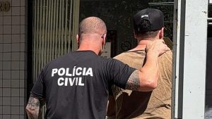 Homem é preso por descumprimento de medida protetiva e violência doméstica em Passo Fundo  