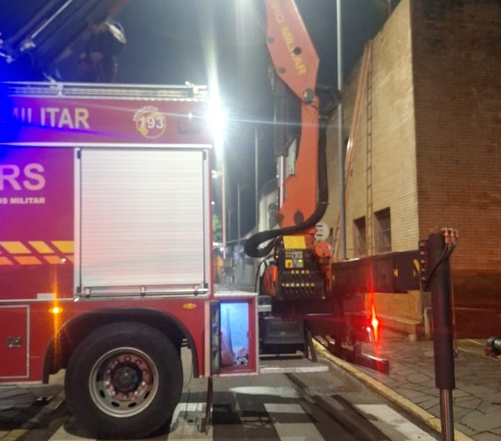 Homem morre após queda de edificação no centro de Carazinho