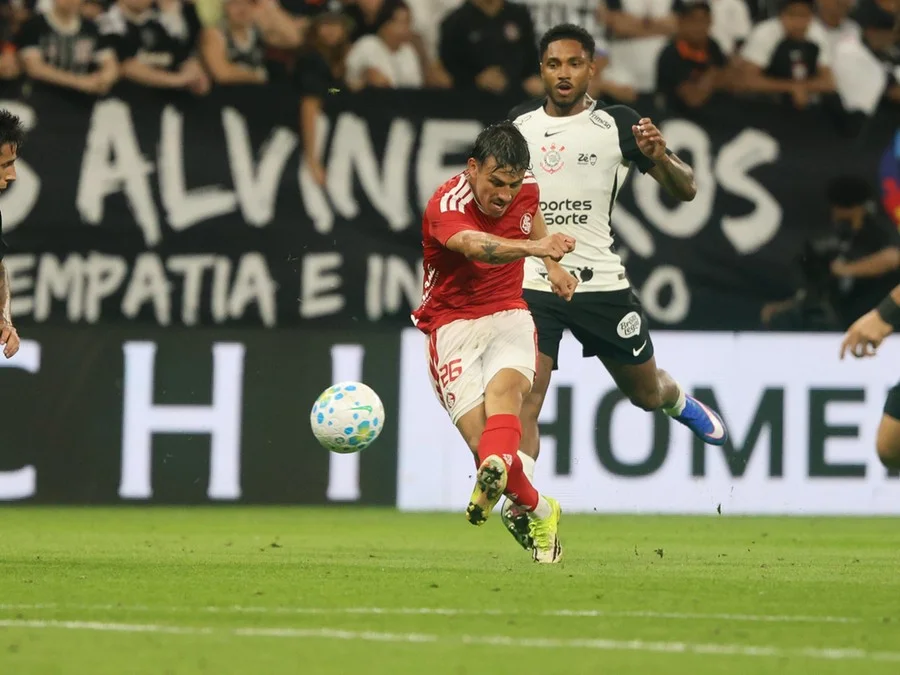 Inter mostra força, vence Corinthians na Arena Itaquera e sobe na tabela