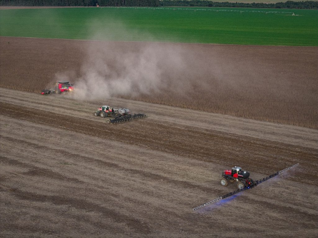 Massey Ferguson lança na Agrishow 2026 plataforma digital que unifica frotas e reduz custos com combustível e insumos