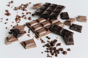 Nova lei do chocolate pode elevar teor de cacau, mas impacto no mercado deve ser limitado