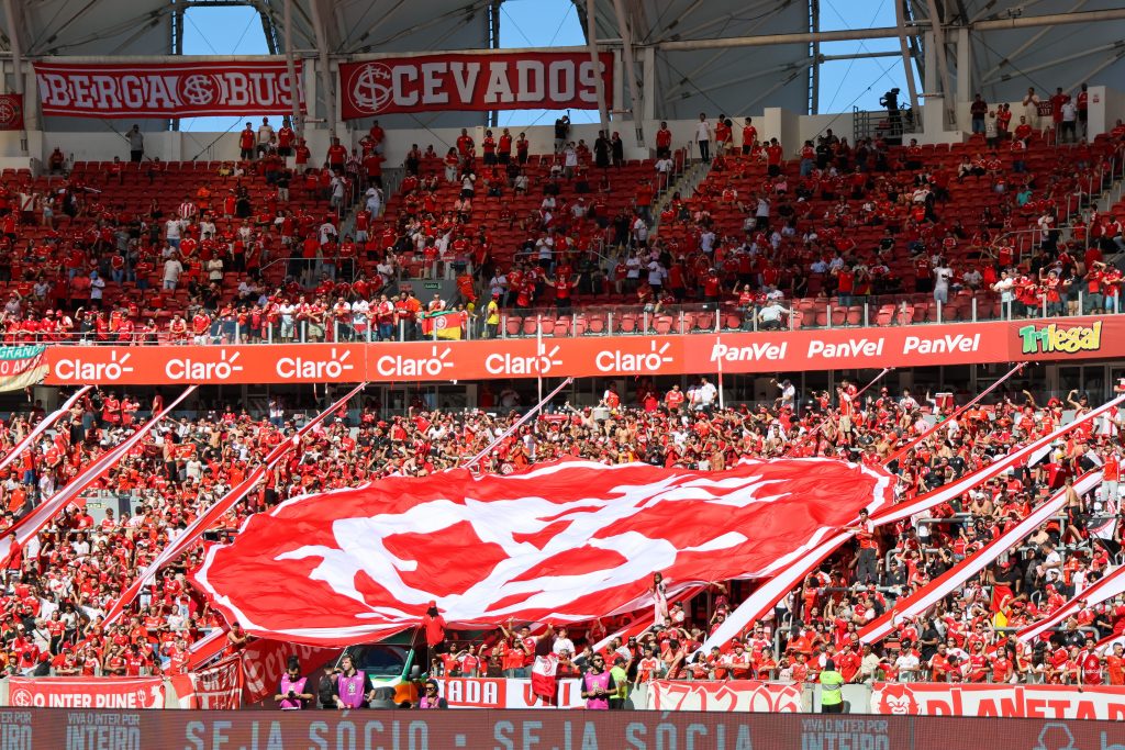 Promoção especial garante benefícios a acompanhantes de sócios(as) para jogo contra o Fluminense