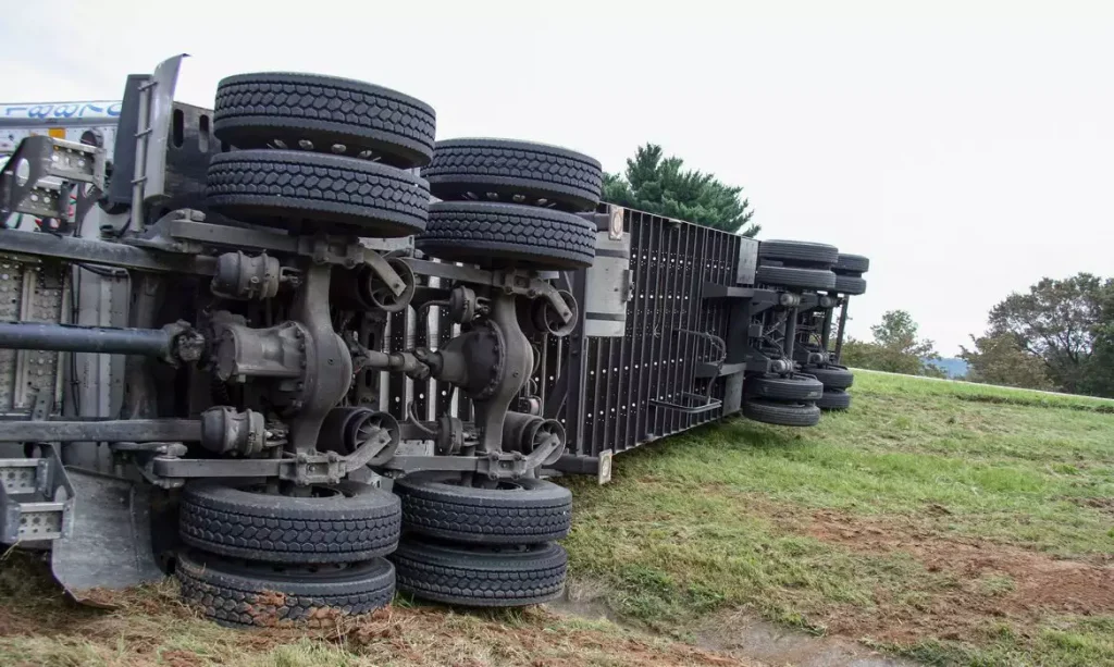 Brasil registra 84 mortes e 1.167 feridos nas estradas durante o feriado de Tiradentes