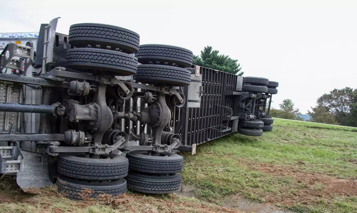 Brasil registra 84 mortes e 1.167 feridos nas estradas durante o feriado de Tiradentes