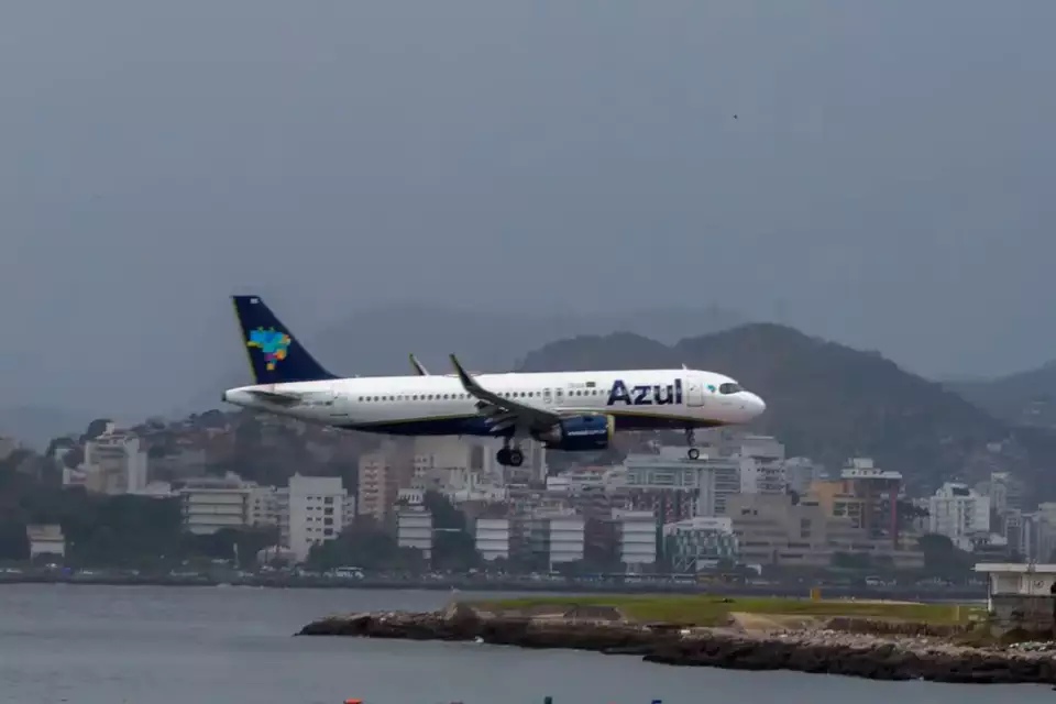 Preços das passagens aéreas podem subir até 20% com a alta do querosene de aviação