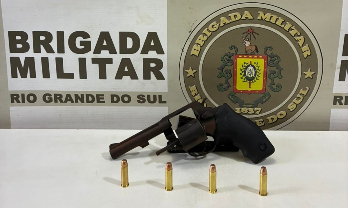 Brigada Militar prende homem por porte ilegal de arma de fogo em Carazinho