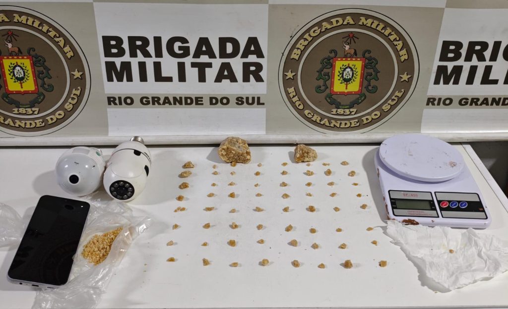 Brigada Militar prende duas mulheres por tráfico de drogas em Carazinho